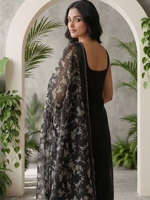 Women Floral Regular Kurta with Trousers & With Dupatta 4