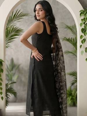 Women Floral Regular Kurta with Trousers & With Dupatta 7
