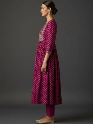 Women Printed Panelled Thread Work Kurta with Trousers & With Dupatta 4
