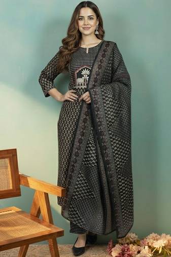 Women Ethnic Motifs Printed Regular Kurta with Trousers & With Dupatta