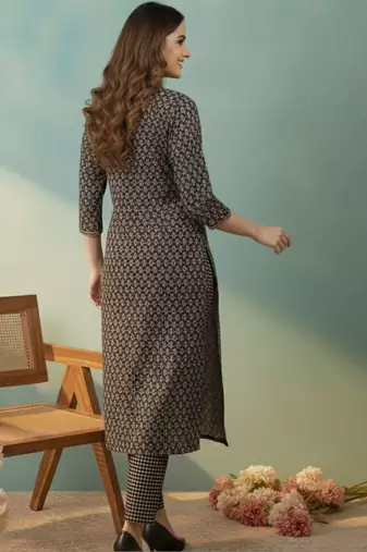 Women Ethnic Motifs Printed Regular Kurta with Trousers & With Dupatta