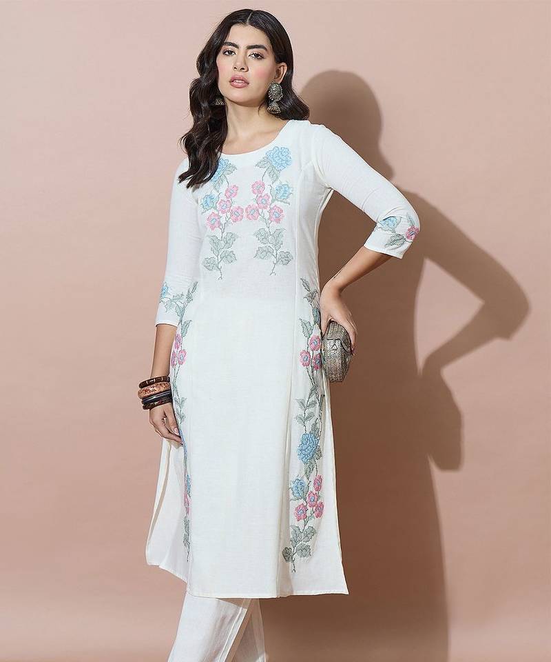 Women Floral Embroidered Regular Thread Work Kurta with Trousers
