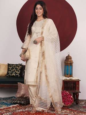 Women Floral Woven Design Thread Work Kurta with Trousers & Dupatta 1