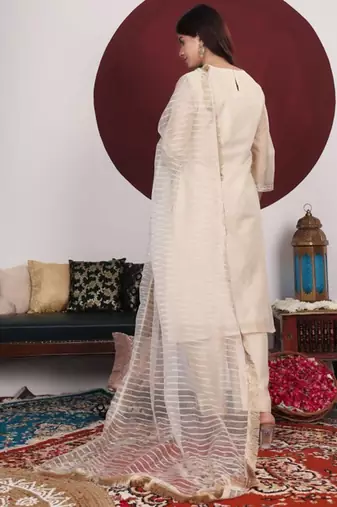Women Floral Woven Design Thread Work Kurta with Trousers & Dupatta