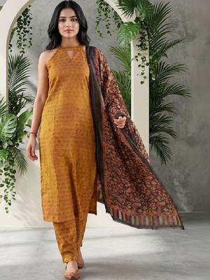 Women Ethnic Motifs Printed Regular Kurta with Trousers & With Dupatta 1