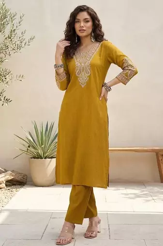 Women Ethnic Motifs Embroidered Regular Thread Work Kurta with Trousers