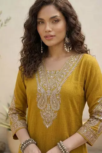 Women Ethnic Motifs Embroidered Regular Thread Work Kurta with Trousers