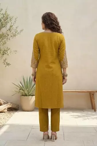 Women Ethnic Motifs Embroidered Regular Thread Work Kurta with Trousers