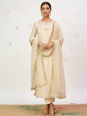 Women Regular Thread Work Kurta with Trousers & With Dupatta 1