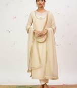 Women Regular Thread Work Kurta with Trousers & With Dupatta