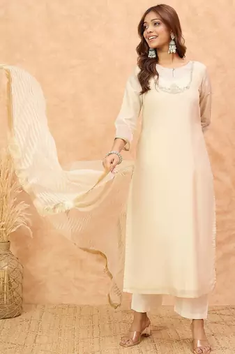 Women Regular Thread Work Kurta with Trousers & With Dupatta
