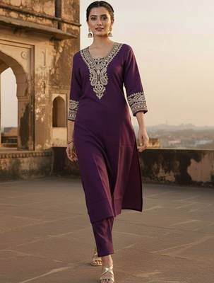 Women Ethnic Motifs Embroidered Regular Thread Work Kurta with Trousers 3