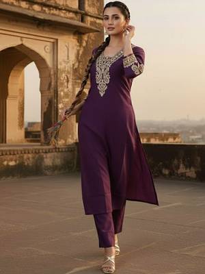 Women Ethnic Motifs Embroidered Regular Thread Work Kurta with Trousers 5