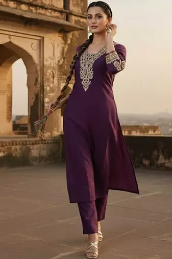 Women Ethnic Motifs Embroidered Regular Thread Work Kurta with Trousers