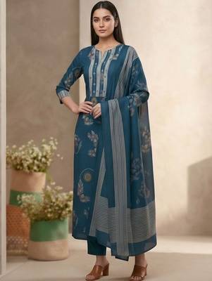 Women Floral Printed Regular Kurta with Trousers & With Dupatta 1