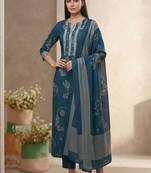 Women Floral Printed Regular Kurta with Trousers & With Dupatta