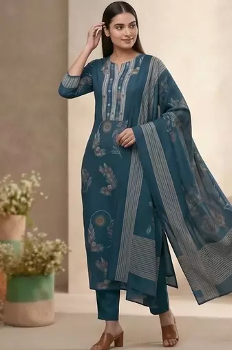 Women Floral Printed Regular Kurta with Trousers & With Dupatta