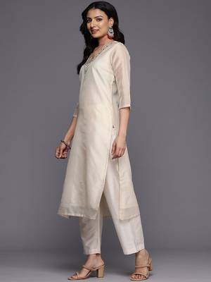 Ethnic Motifs Embroidered Kurta with Trousers & With Dupatta 5