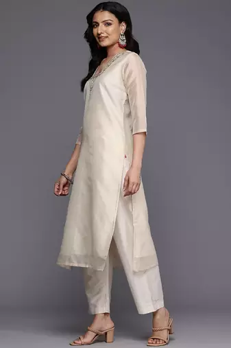 Ethnic Motifs Embroidered Kurta with Trousers & With Dupatta