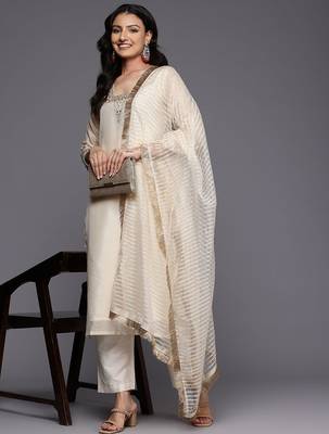 Ethnic Motifs Embroidered Kurta with Trousers & With Dupatta 7