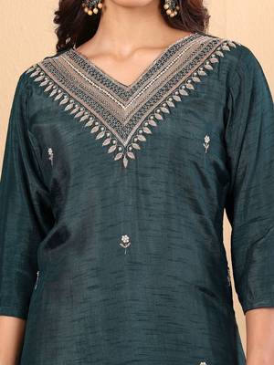 Ethnic Motifs Regular Thread Work  Silk Straight Kurta with Trousers & Dupatta 2
