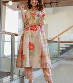 Women Floral Printed Regular Kurta with Trousers