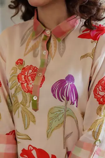 Women Floral Printed Regular Kurta with Trousers
