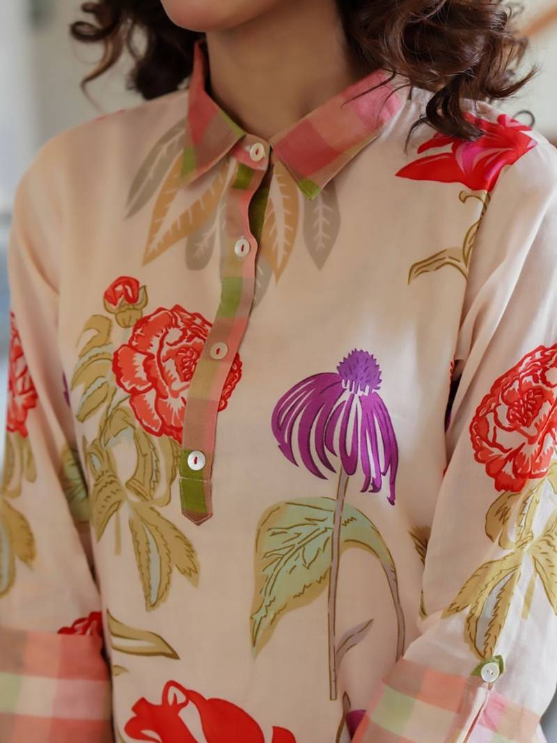 Women Floral Printed Regular Kurta with Trousers