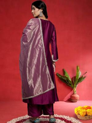 Geometric Yoke Design Notch Neck Sequinned Straight Kurta With Trouser And Dupatta 5