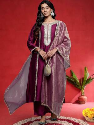 Geometric Yoke Design Notch Neck Sequinned Straight Kurta With Trouser And Dupatta 6