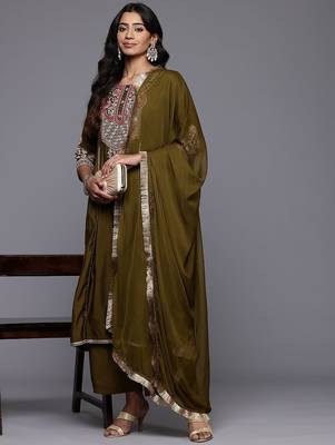 Floral Embroidered Zari Panelled Kurta With Palazzos & Dupatta 7