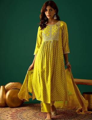 Women Leheriya Printed Empire Thread Work Kurta with Trousers & Dupatta 1
