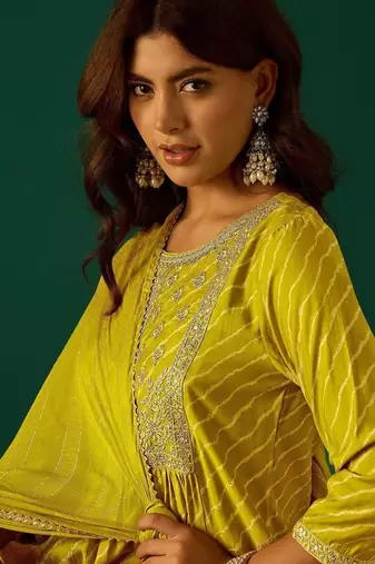 Women Leheriya Printed Empire Thread Work Kurta with Trousers & Dupatta