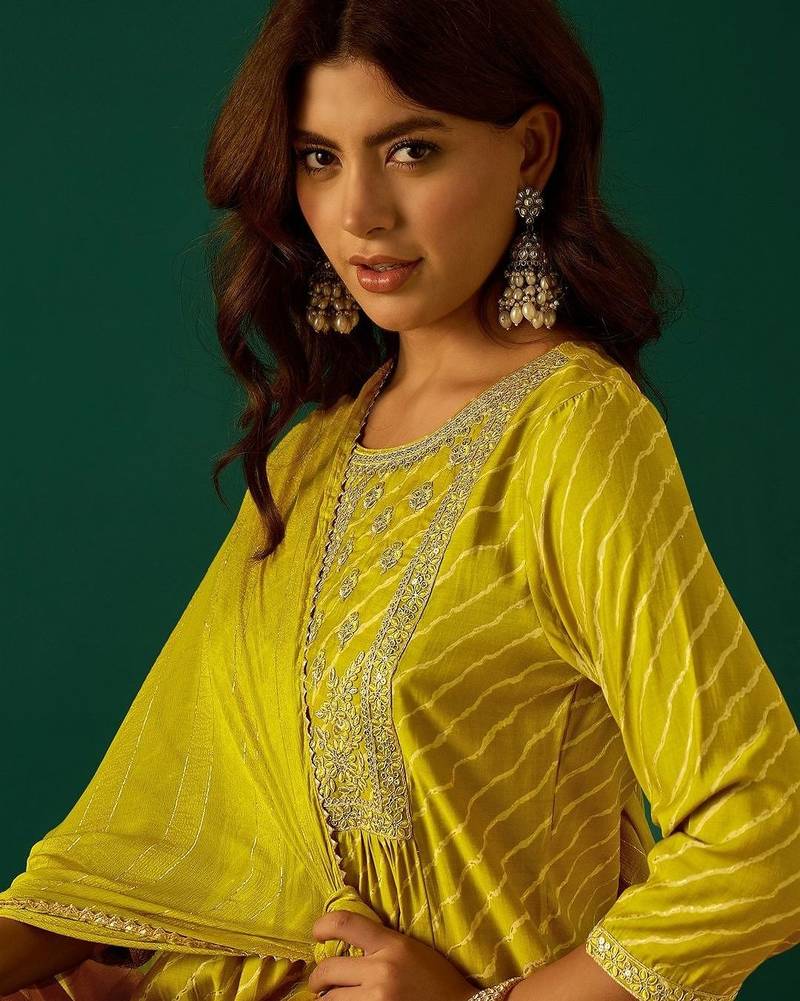 Women Leheriya Printed Empire Thread Work Kurta with Trousers & Dupatta