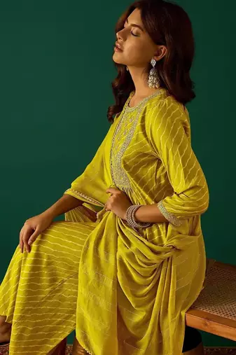 Women Leheriya Printed Empire Thread Work Kurta with Trousers & Dupatta