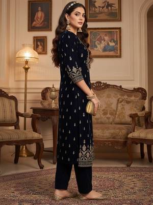 Women Ethnic Motifs Embroidered Regular Thread Work Velvet Kurta with Trousers 2