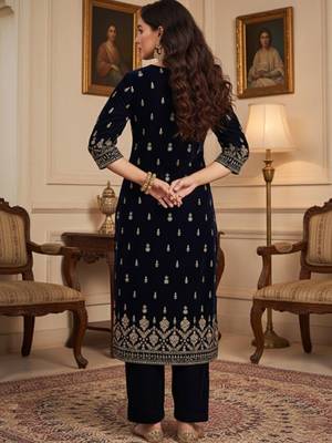 Women Ethnic Motifs Embroidered Regular Thread Work Velvet Kurta with Trousers 4