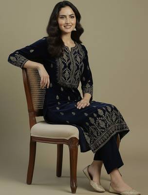 Women Ethnic Motifs Embroidered Regular Thread Work Velvet Kurta with Trousers 5