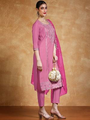 Floral Embroidered Regular Round Neck Straight Kurta With Trousers & Dupatta 2
