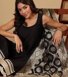 Sleeveless Round Neck Straight Kurta With Trousers And Dupatta