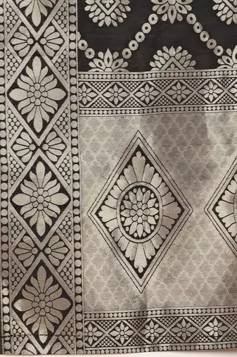 Sleeveless Round Neck Straight Kurta With Trousers And Dupatta