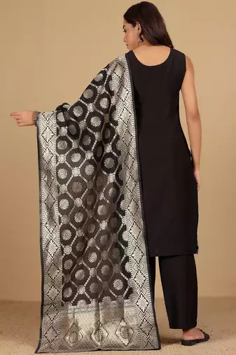 Sleeveless Round Neck Straight Kurta With Trousers And Dupatta