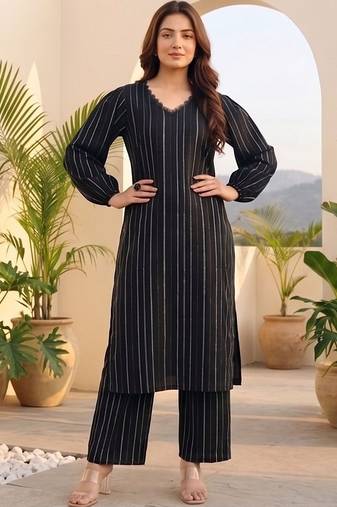 Women Printed Regular Silk Crepe Kurta with Trousers