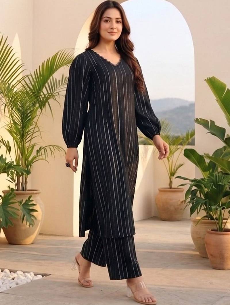 Women Printed Regular Silk Crepe Kurta with Trousers