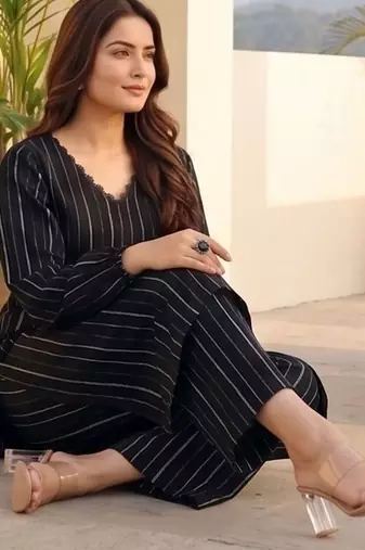Women Printed Regular Silk Crepe Kurta with Trousers