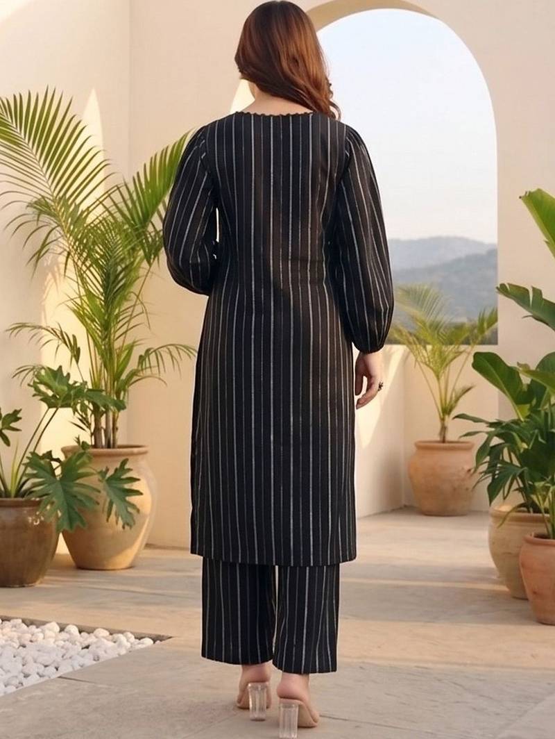 Women Printed Regular Silk Crepe Kurta with Trousers