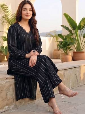 Women Printed Regular Silk Crepe Kurta with Trousers 7