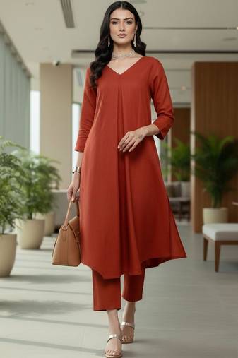 Women Dyed Pleated Kurta with Trousers