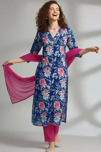 Women Floral Printed Regular Kurta with Trousers & With Dupatta