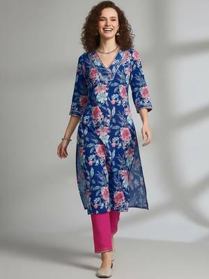 Women Floral Printed Regular Kurta with Trousers & With Dupatta 4